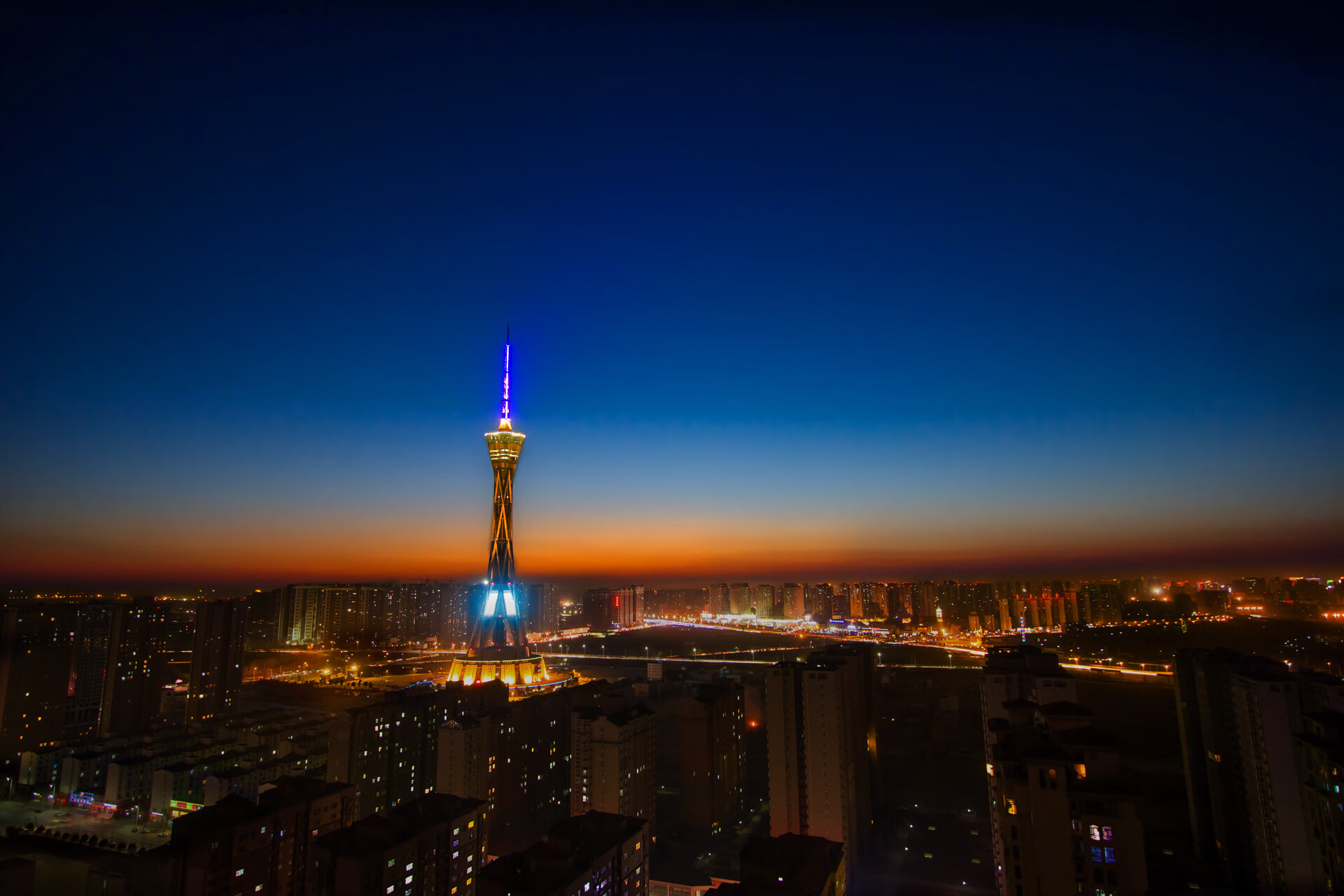 演出式跳水与竞技跳水动作融合优化，跳水表演赛