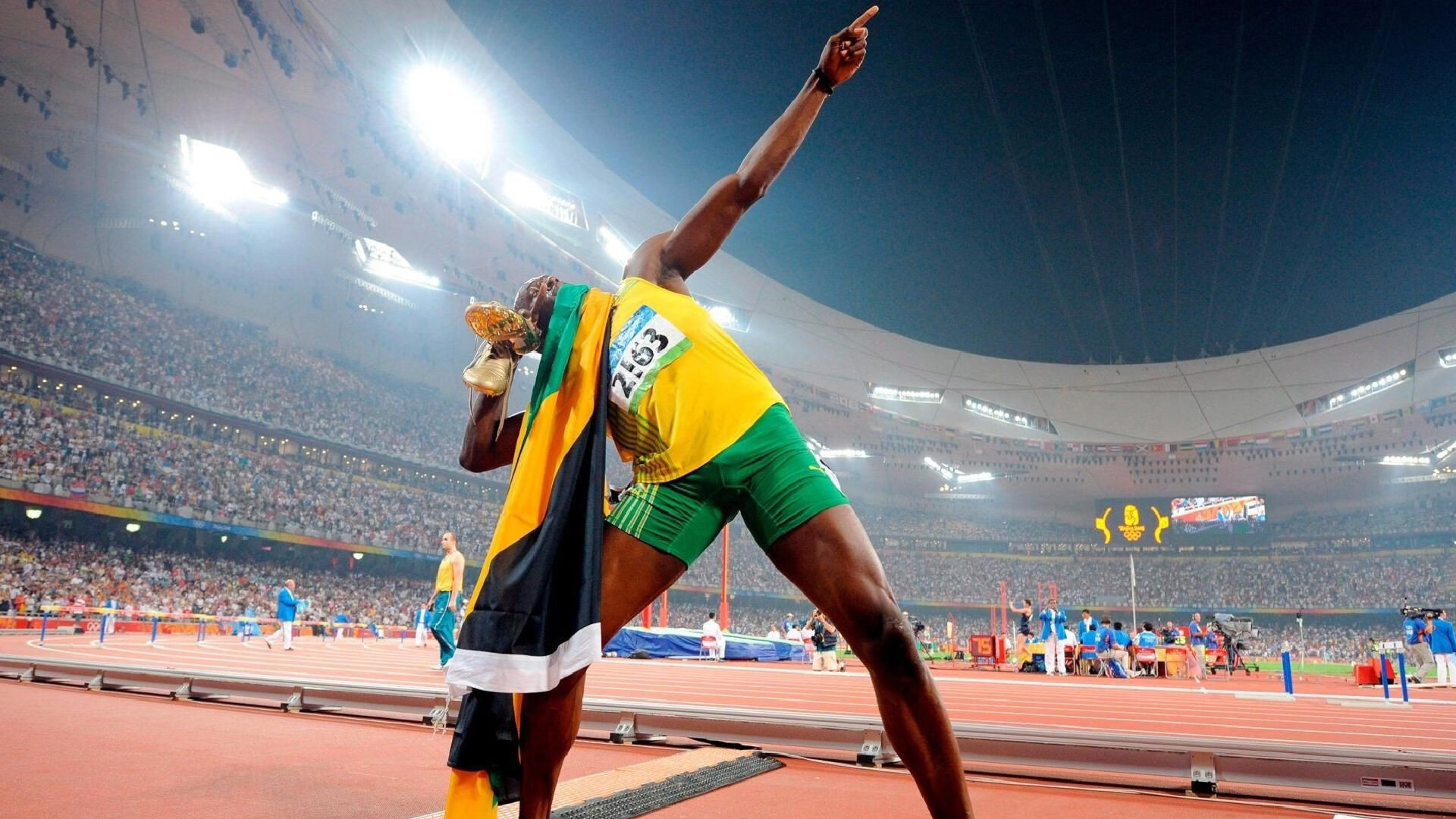 青训营设置专项体能强化课程提升身体素质，青训训练