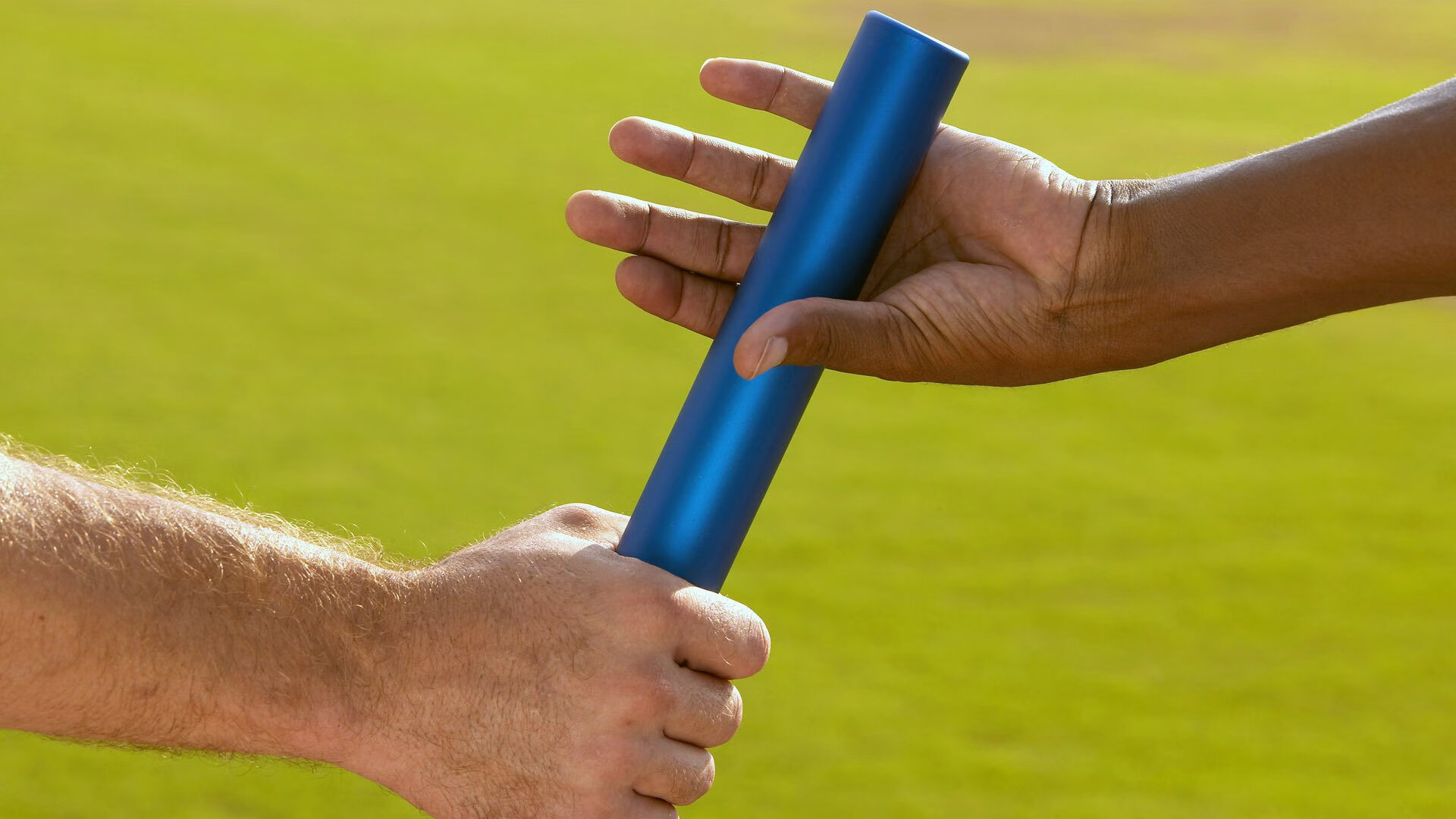 AYX GAME-_全球滑板社区联合赛事：青春狂欢的极限表达_，滑板上舞动的青春